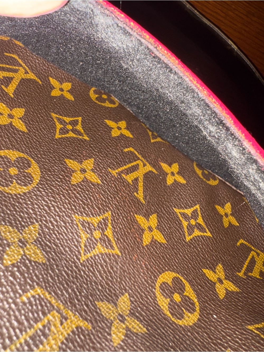 🍒 Authentic!! Louis Vuitton Monogram Crossbody with red trim. - Picture 9 of 11